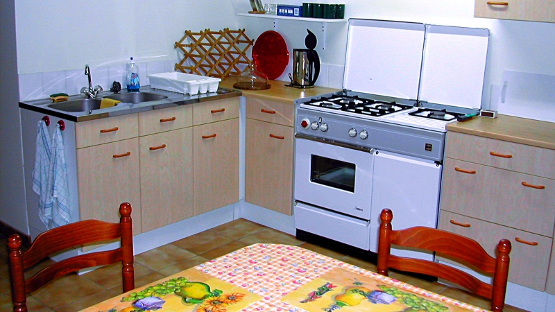 Kitchen of Gite 'Vin Rouge'