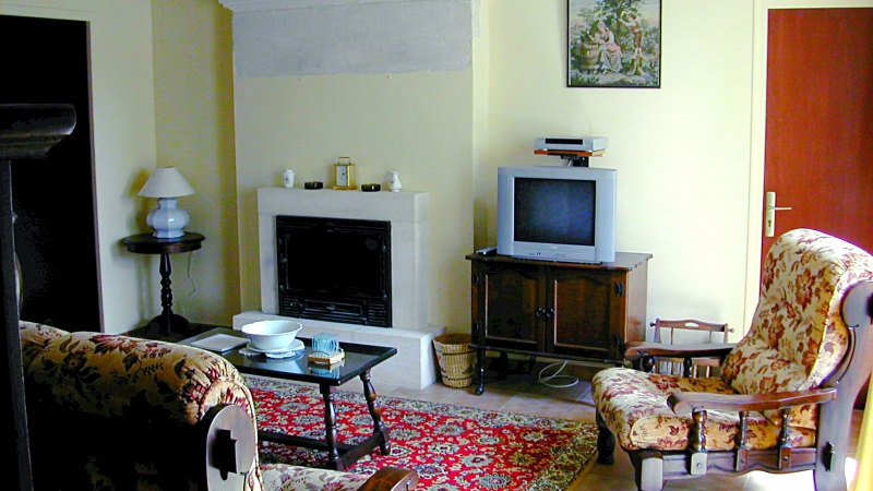 Living Room of Gite 'Vin Rouge' - Click for bigger image in new window